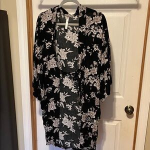 Spiritual Gangster Black floral kimono